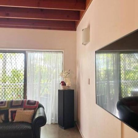 דירות Cool And Breezy Noosa Townhouse With Pool. מראה חיצוני תמונה